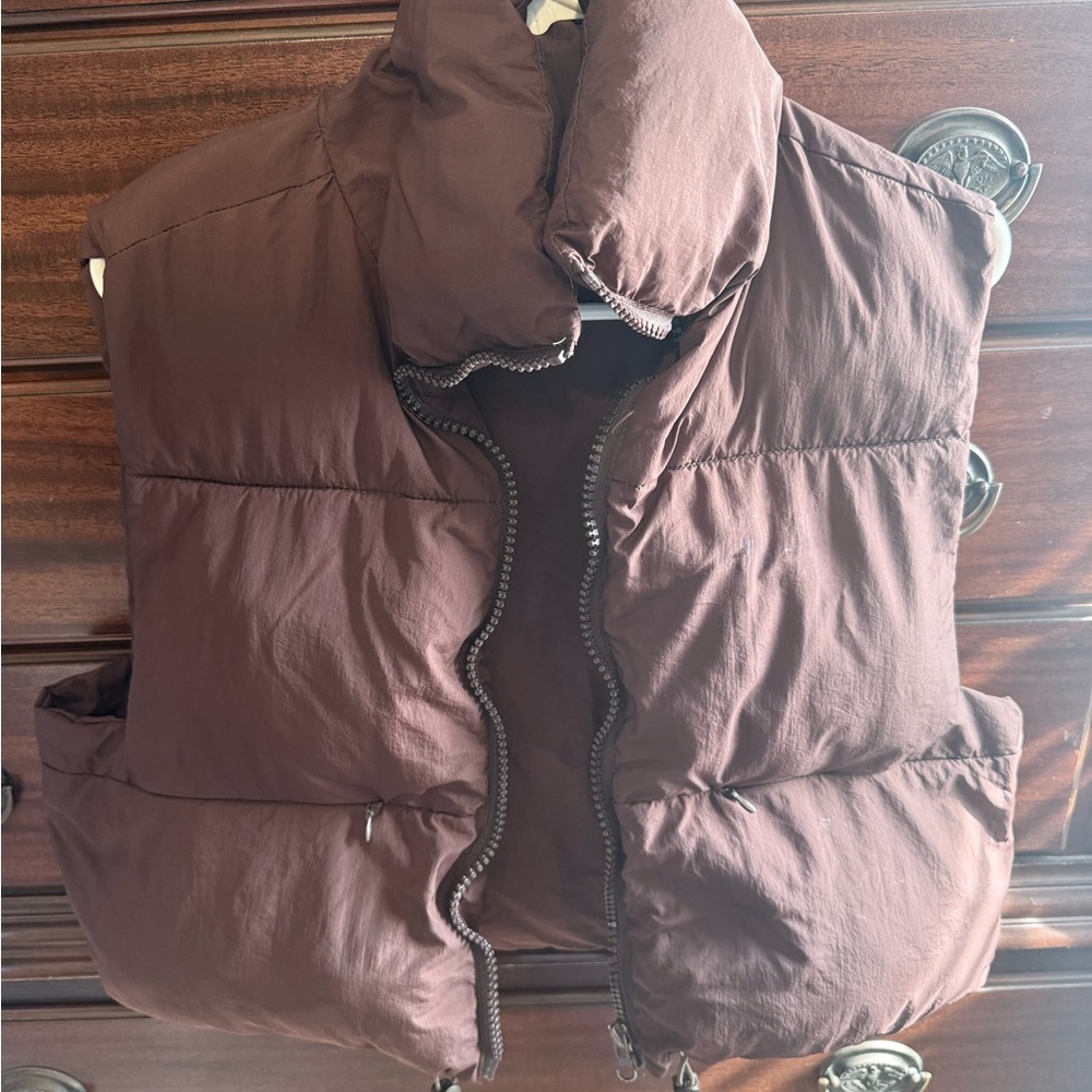 Puffer Vest in Deep Brown